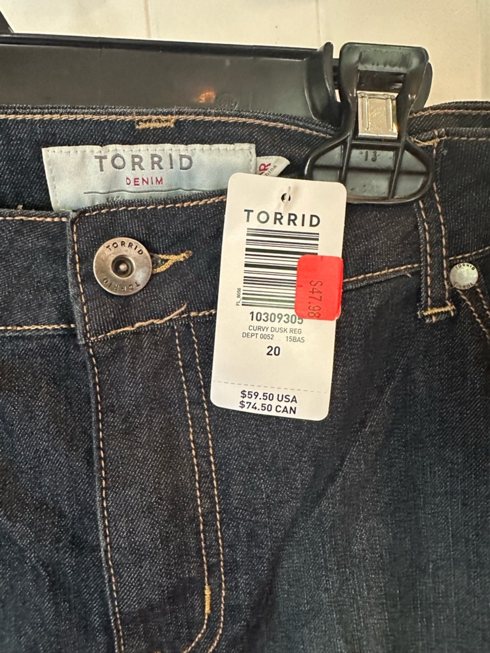 Torrid Dark Wash curvy skinny Stretch Jeans  - Torrid - Picture 3 of 7